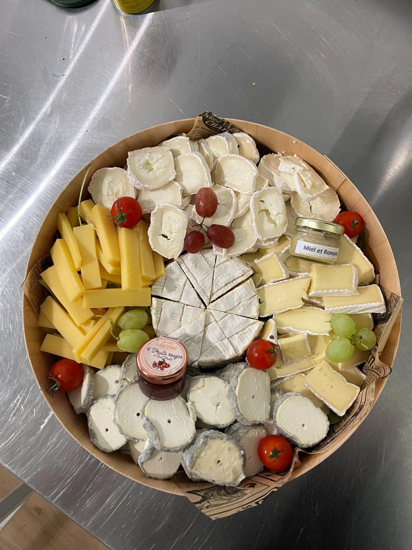 Coffret Fromages, condiments & pains inclus